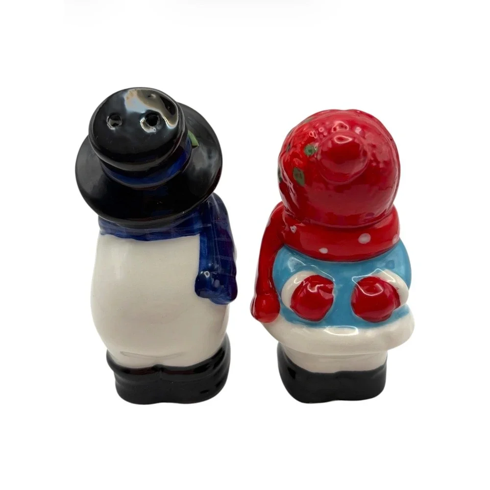 Kissing Snowmen Magnetic Salt & Pepper Shakers Ceramic Winter Christmas Holiday